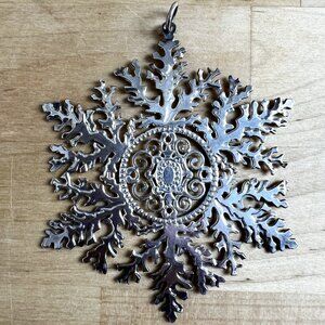 Vintage MMA 1999 Metropolitan Museum of Art MMA Silver Plated Snowflake Ornament
